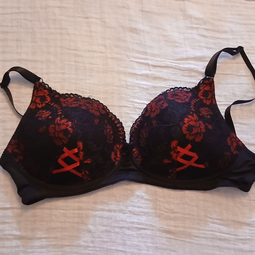 Body Embrace Brand Size 42DD Lace Bra